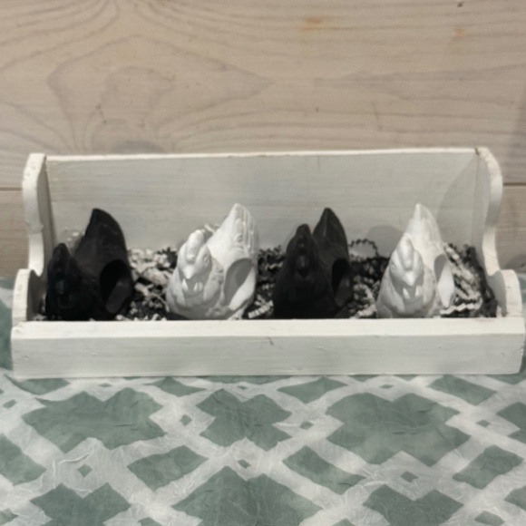 Handmade Refurbished Rustic Farmhouse Caddy With Ceramic Chicken Napkin Holders - Picture 1 of 8